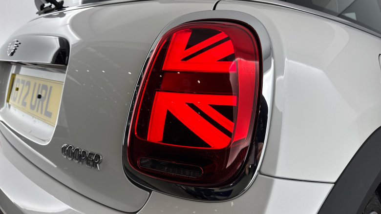 MINI Hatchback 1.5 Cooper Exclusive 3dr Auto Petrol Hatchback